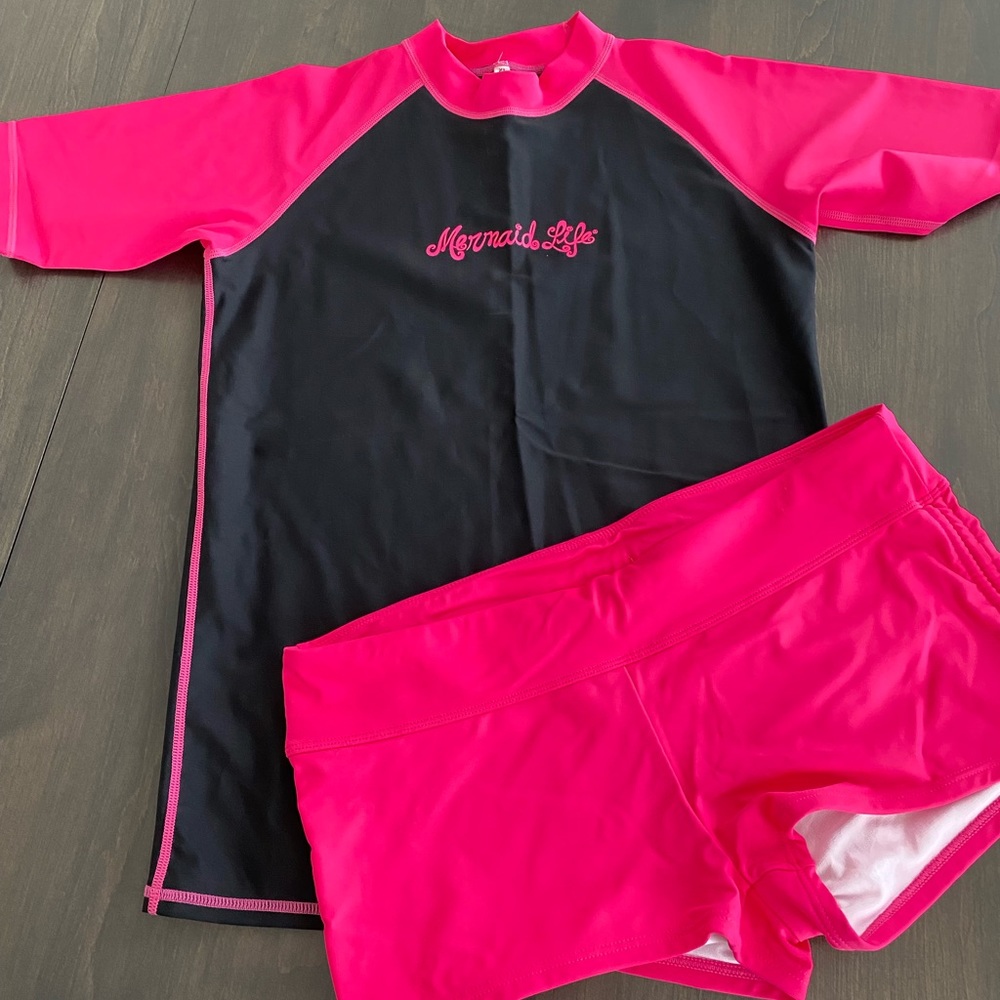Mermaid Life 🧜‍♀️ rash guard and swim shorts size XL fits more like a LARGE